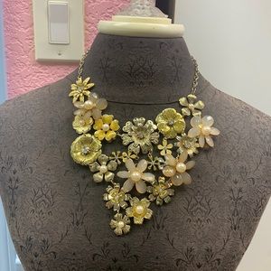 Beautiful necklace minor tarnishing not noticeable when wearing.